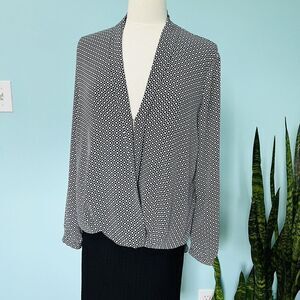 Max Studio Size Medium Long Sleeve Surplice Wrap Blouse Black White Clower 0660